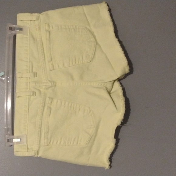 Lucky Brand Riley Denim Cutoff Shorts Womens SZ 6/28 Yellow - Picture 4 of 13